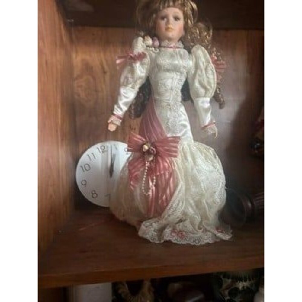 "Rose Collection" victorian porcelain collectable